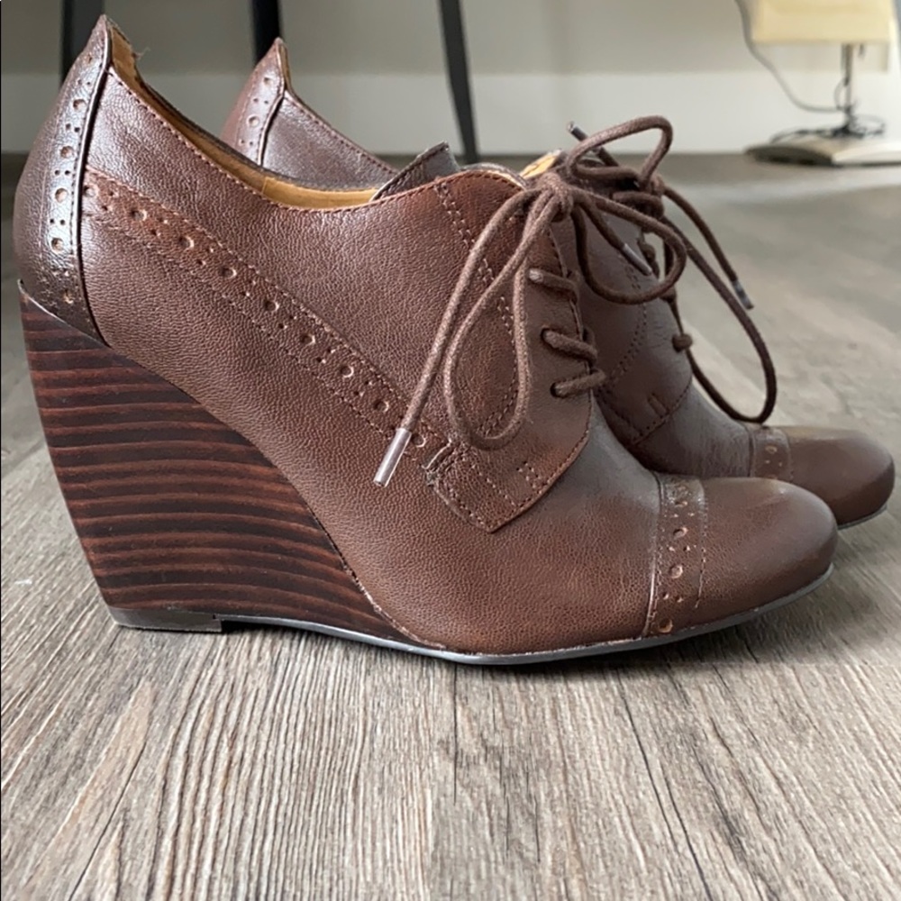 Nine West Leather Lace Up Ankle Bootie Wedges